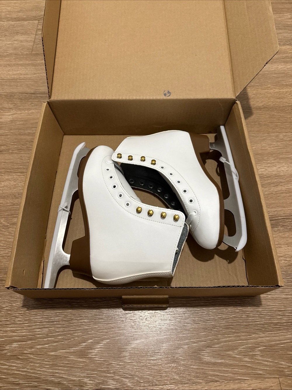 Lake Placid Cascade Adult Figure Ice Skates White Size 7 LP312W